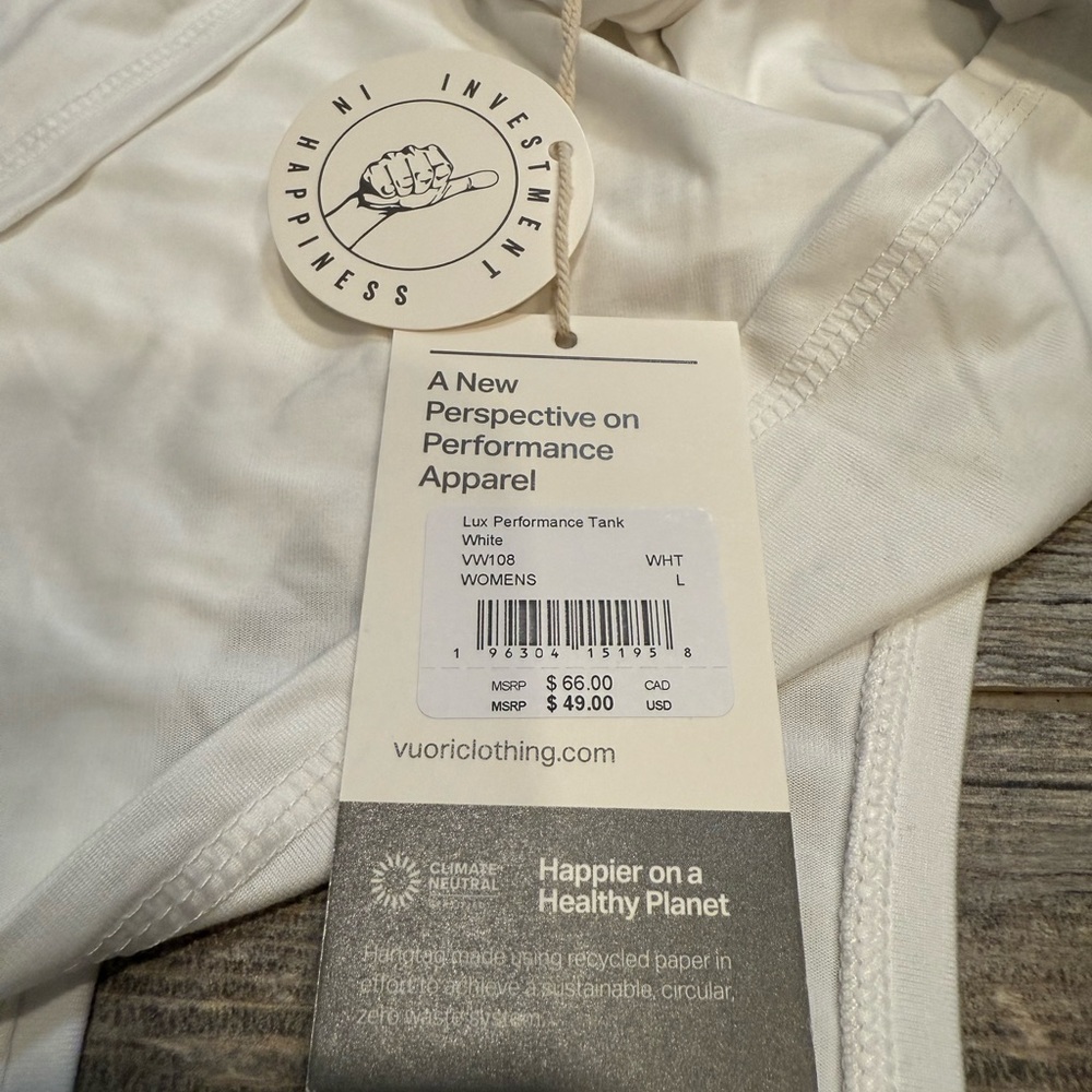 Vuori lux performance Tank Top - Picture 2 of 4